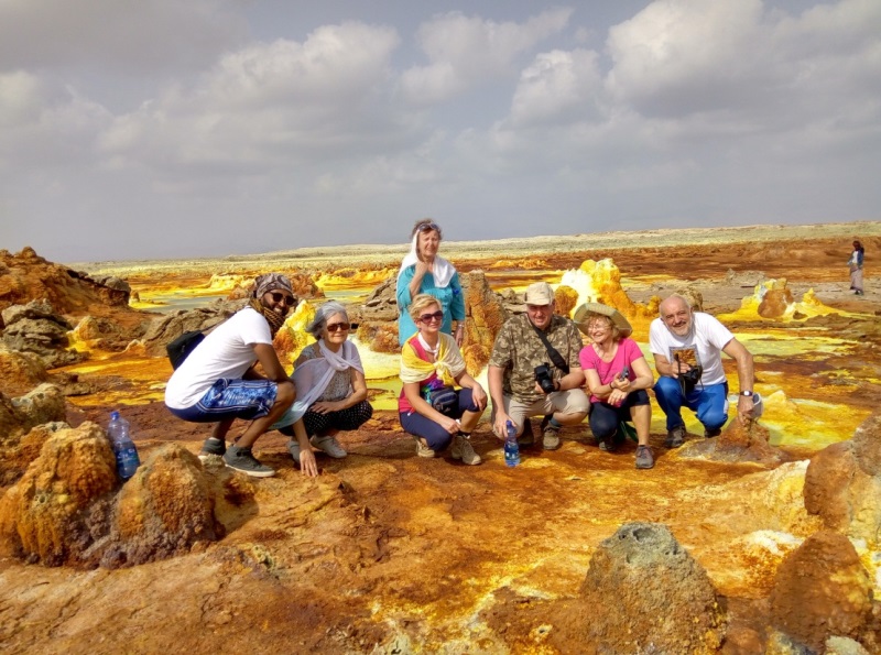 cikk_4051_etiopia_utazas_csoportunk_dallolban_a_helyi_idegenvezetovel.jpg