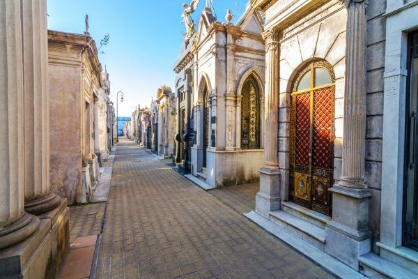cikk_0_1000ut-argentina-cementerio-de-la-recoleta-cikk3.jpg
