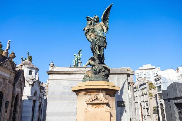 cikk_0_1000ut-argentina-cementerio-de-la-recoleta-cikk4.jpg