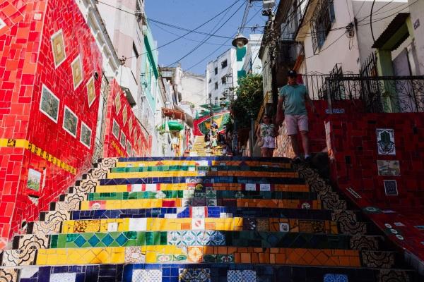 cikk_0_1000ut-brazilia-rio-de-janeiro-escadaria-de-selaron-cikk7.jpg