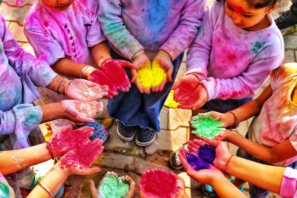 cikk_0_1000ut-india-holi-magazincikk3.jpg