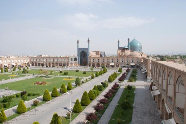 cikk_0_1000ut-iran-imam-ter3.jpg