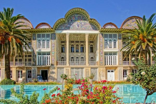 cikk_0_1000ut-iran-magazincikk-shiraz2.jpg