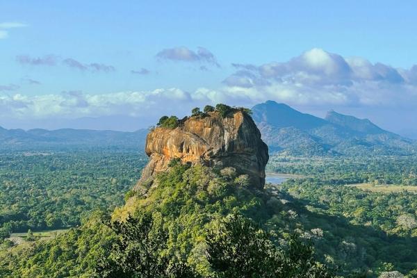 cikk_0_1000ut-sri-lanka-tortenete-magazincikk2.jpg