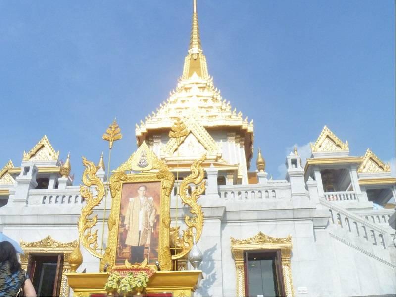 Thaiföld, Wat Traimit