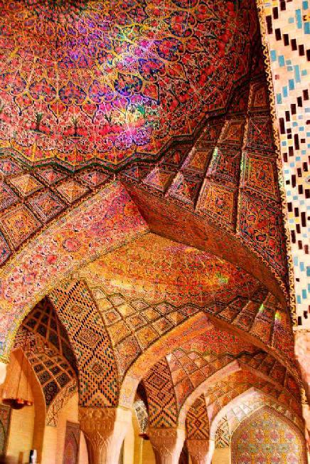 Irán, Rózsaszín mecset kupolája