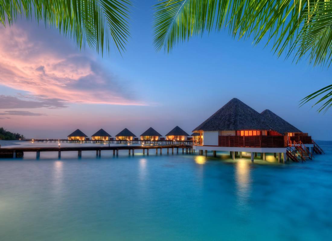 Srí Lanka, Maldív-szigetek, vízi villa