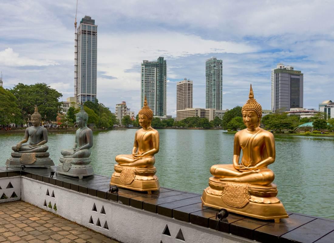 Srí Lanka, Seema Malaka buddha szobrok