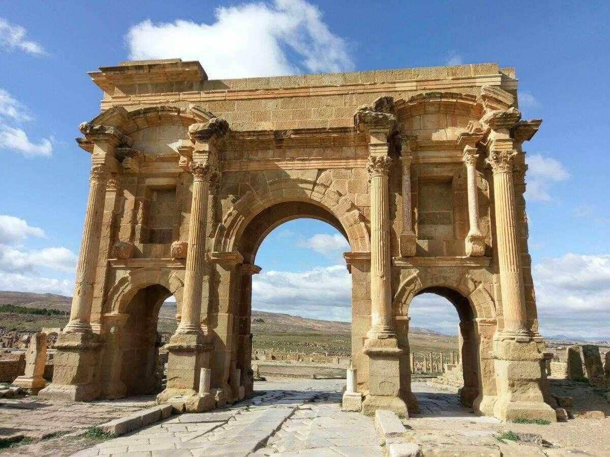 Algéria, Timgad, Traianus diadalív