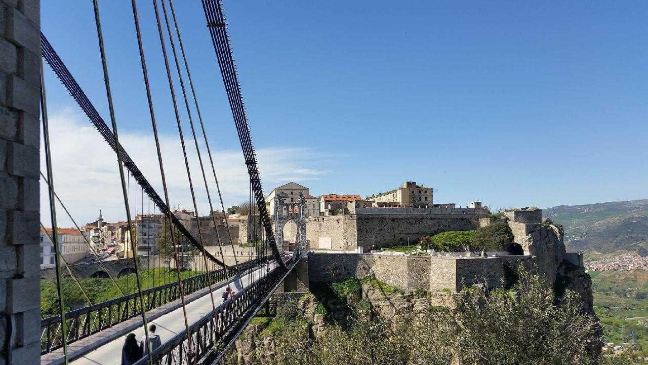 Algéria, függőhíd