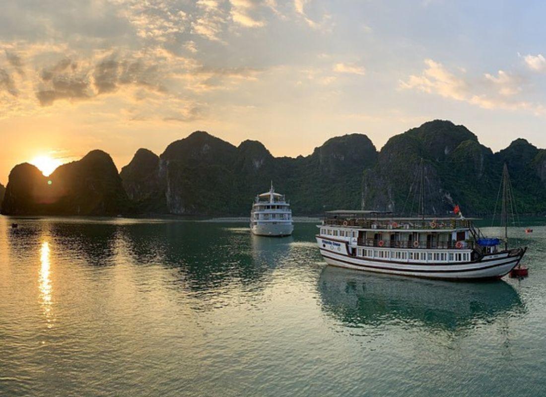Vietnám, Halong-öböl