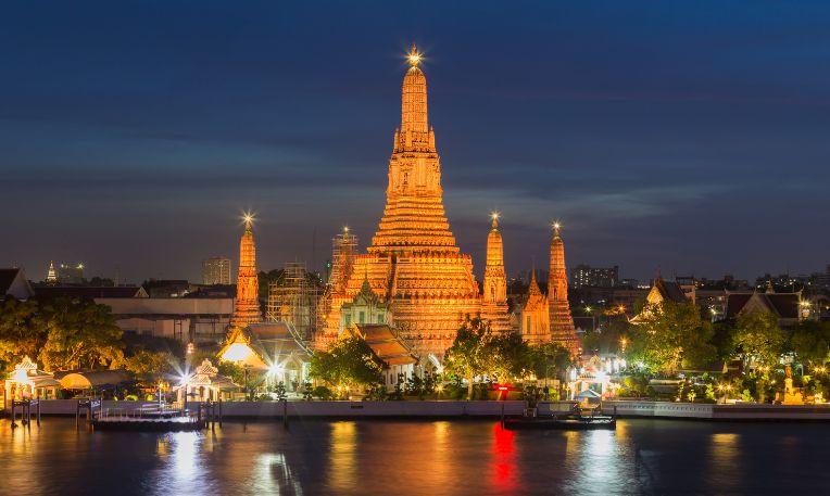 Thaiföld kiskörút, pihenéssel Krabiban - Bangkok, Hajnal temploma