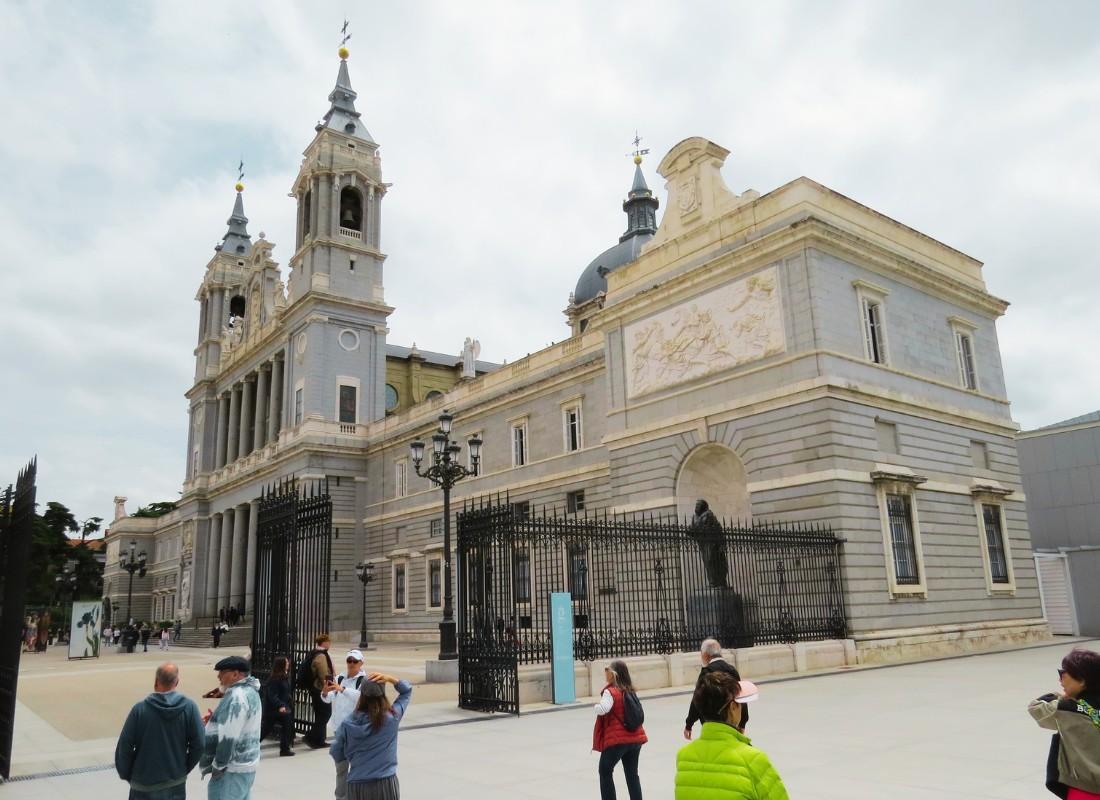 Spanyolország, Kasztília, Madrid, Real de la Almuida Katedrális