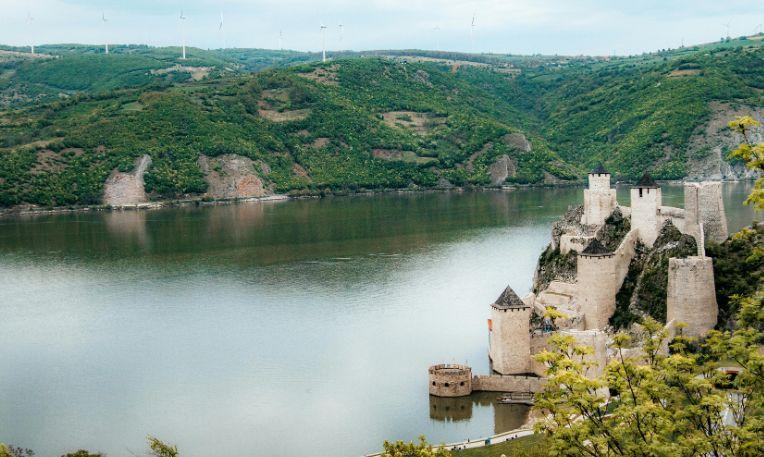Hunyadi - Szerbia, Galambóc vár