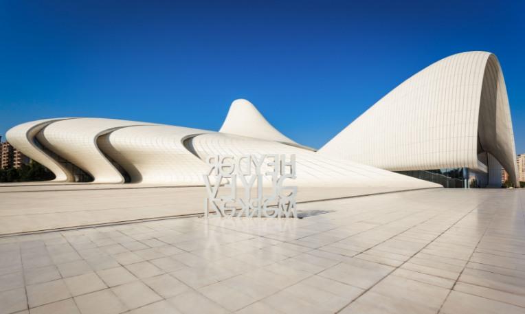 Azerbajdzsán, Baku, Heydar-Aliyev center