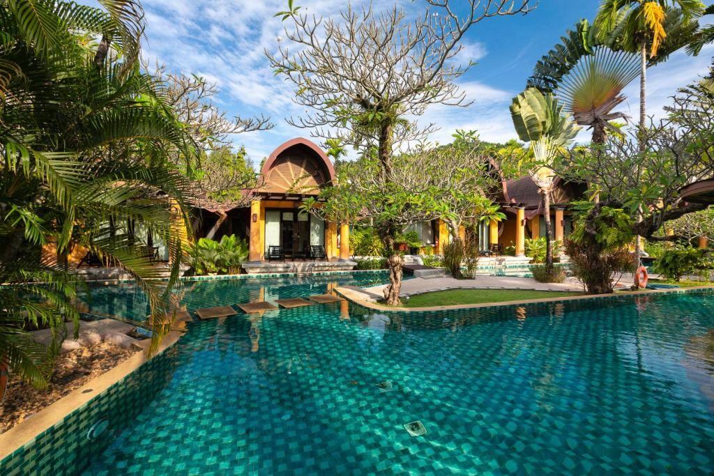 Thaiföld, Phuket, The Village Resort