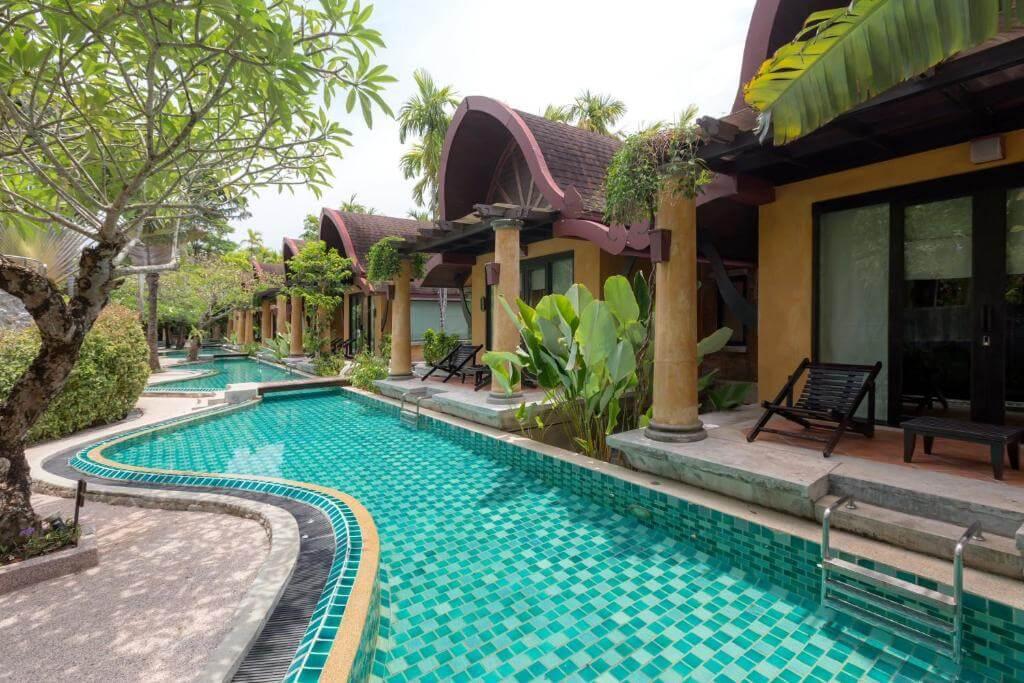 Thaiföld, Phuket, The Village Resort