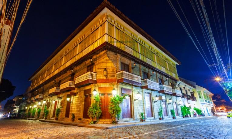 Fülöp-szigetek, Manila, Casa Manila