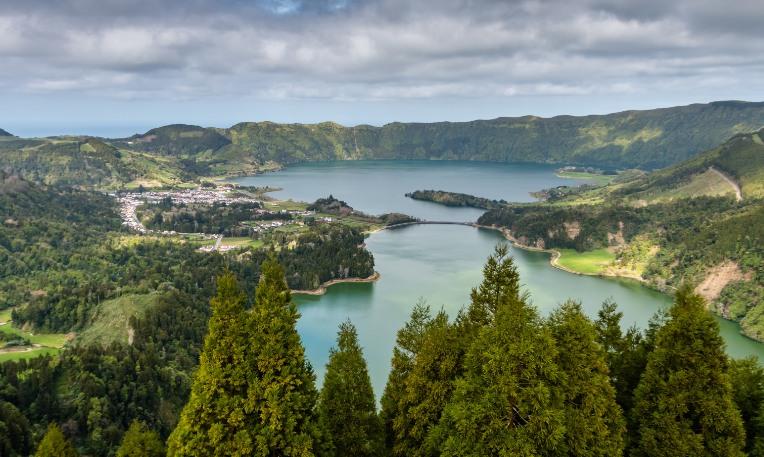 Azori-szigetek, Sete Cidades krátertavak
