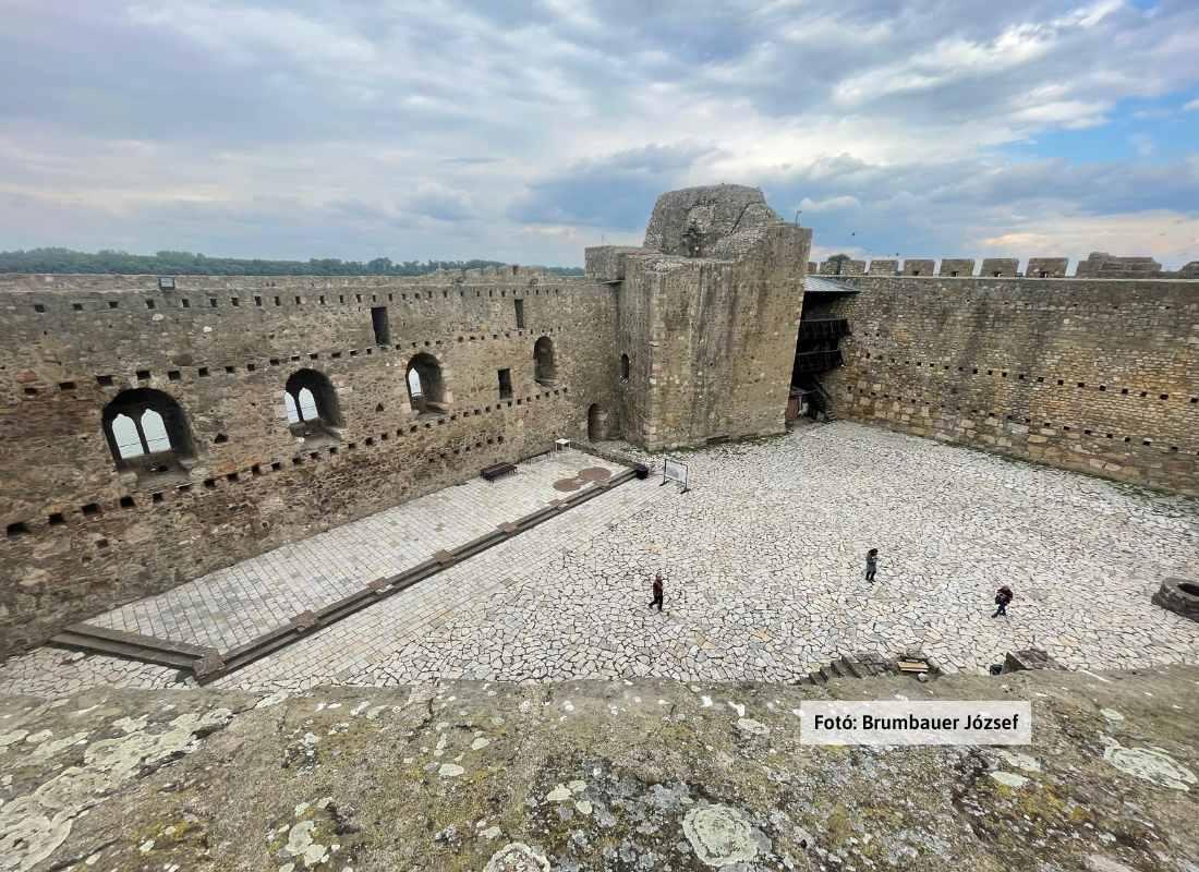 Hunyadi - Szerbia, Galambóc vár