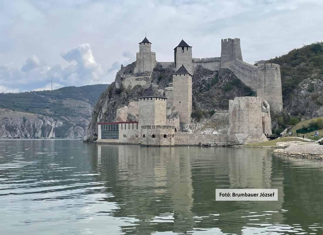 Hunyadi - Szerbia, Galambóc vár