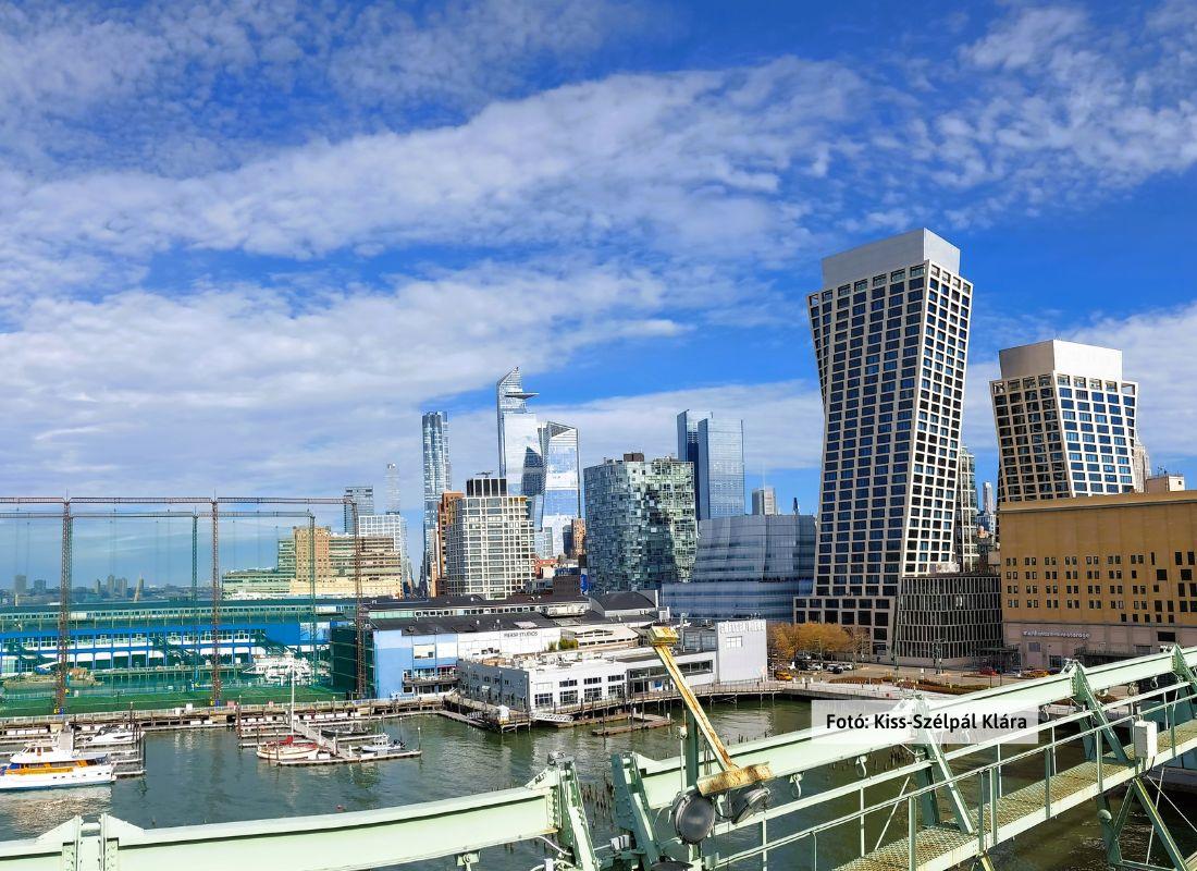 New York, Pier 57 tetőtéri park kilátóterasza