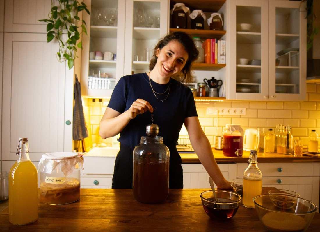 Ízek, buborékok, fermentáció  The Green Sommelier - Kombucha workshop Farkas Fruzsinával