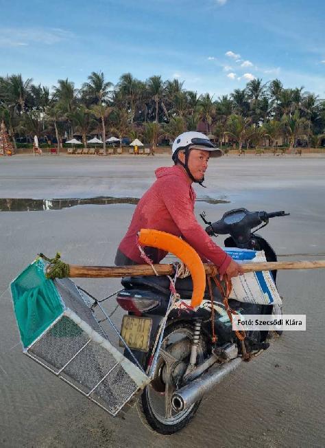 Vietnám, Mui Ne tengerpart, halász