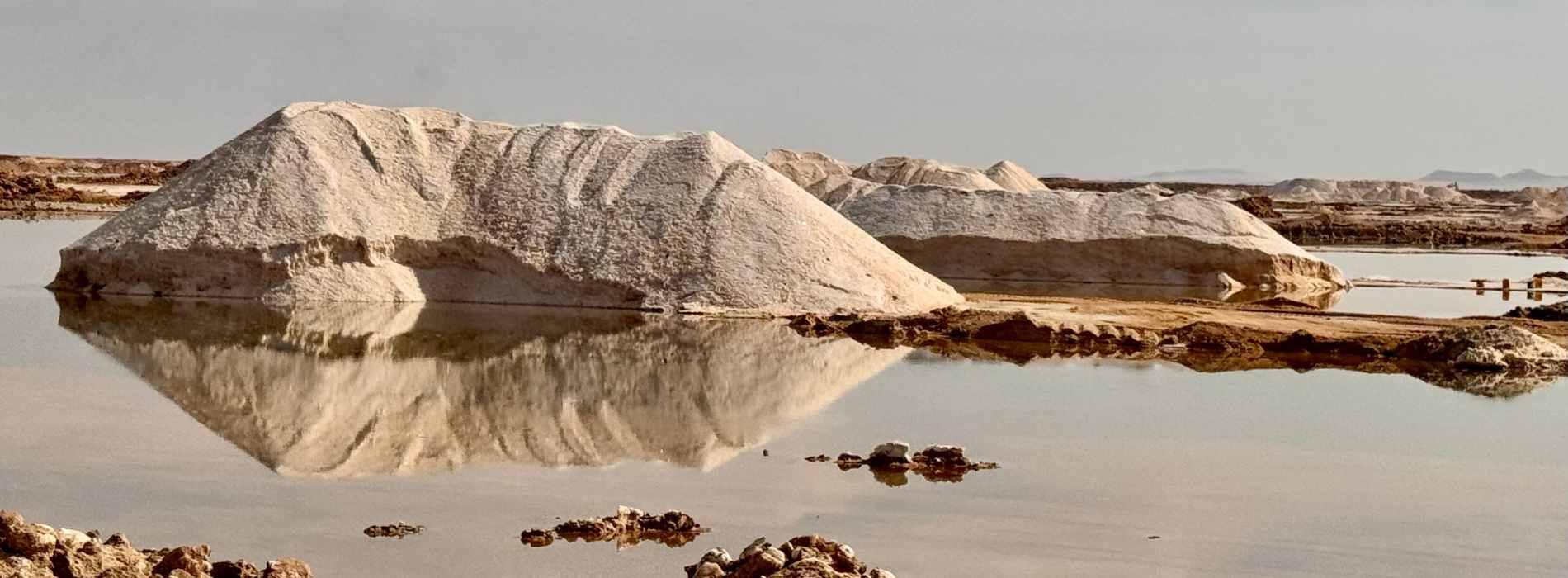 Egyiptom, Siwa-oázis, sóstó és sóhegyek