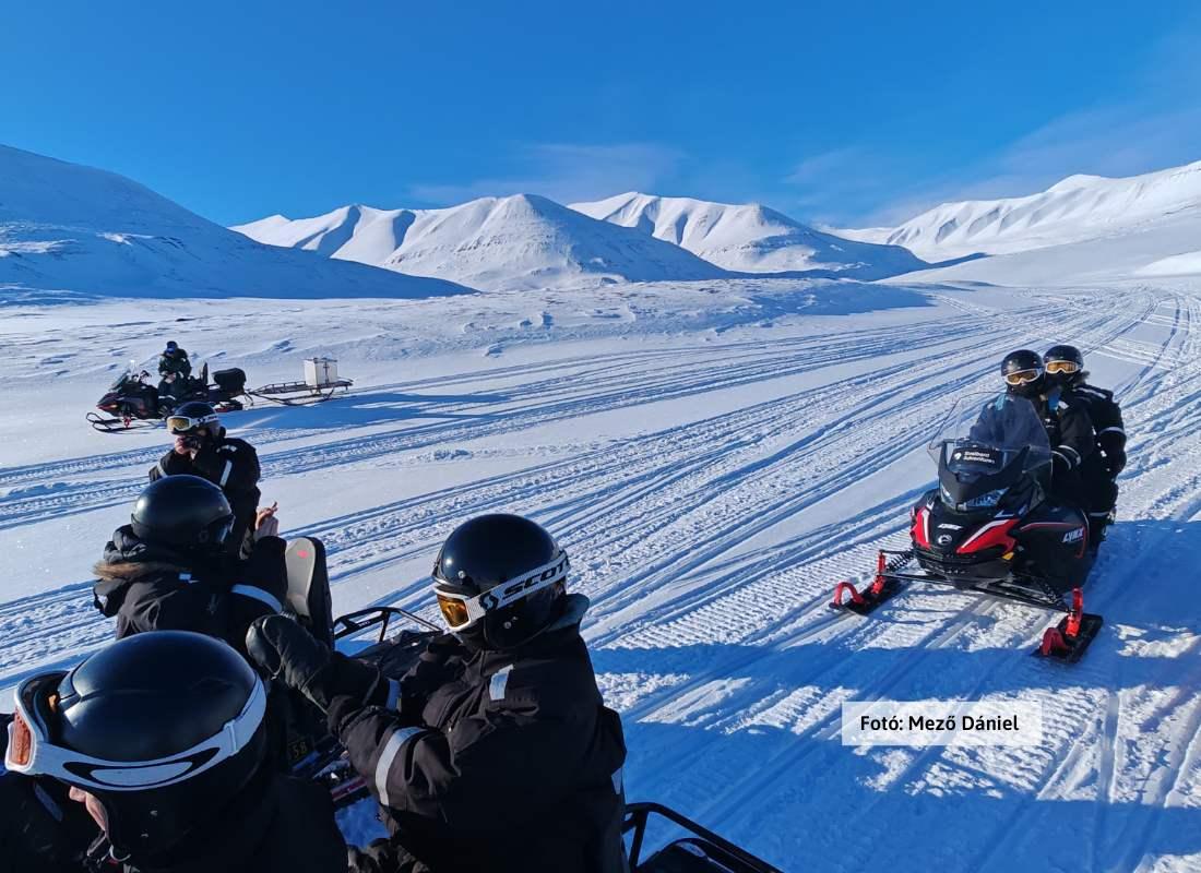 Spitzbergák, motorosszán