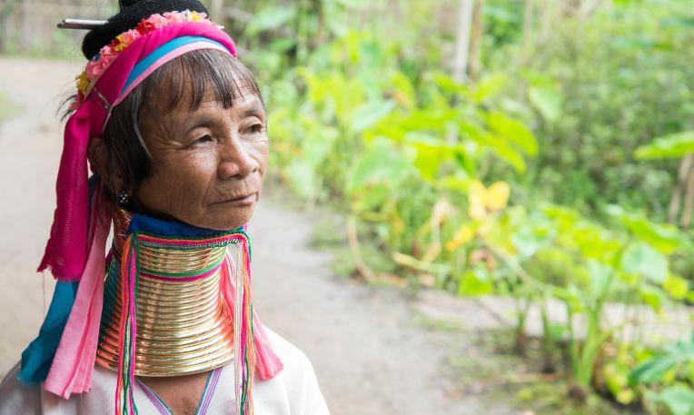 Thaiföld, karen falu