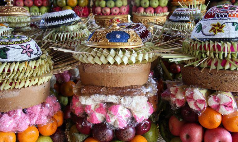 Indonézia, Bali, Candi kuning gyümölcs- és virágpiac