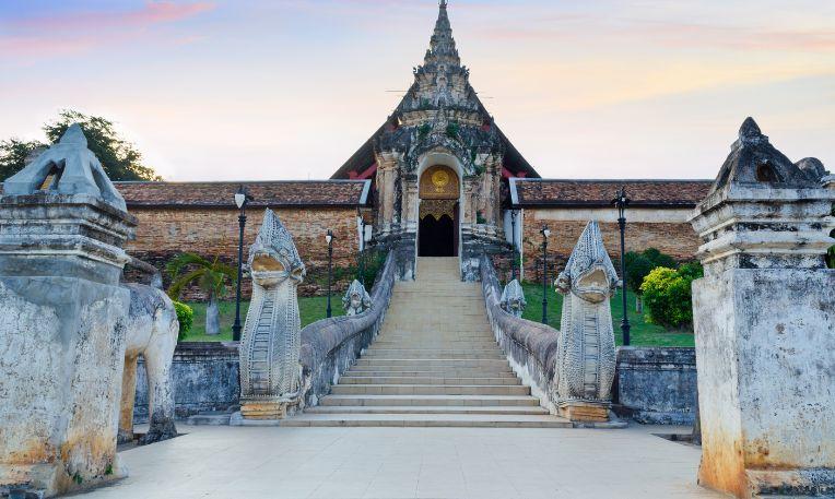 Thaiföld, Lampang, Phra That Lampang Luang templom